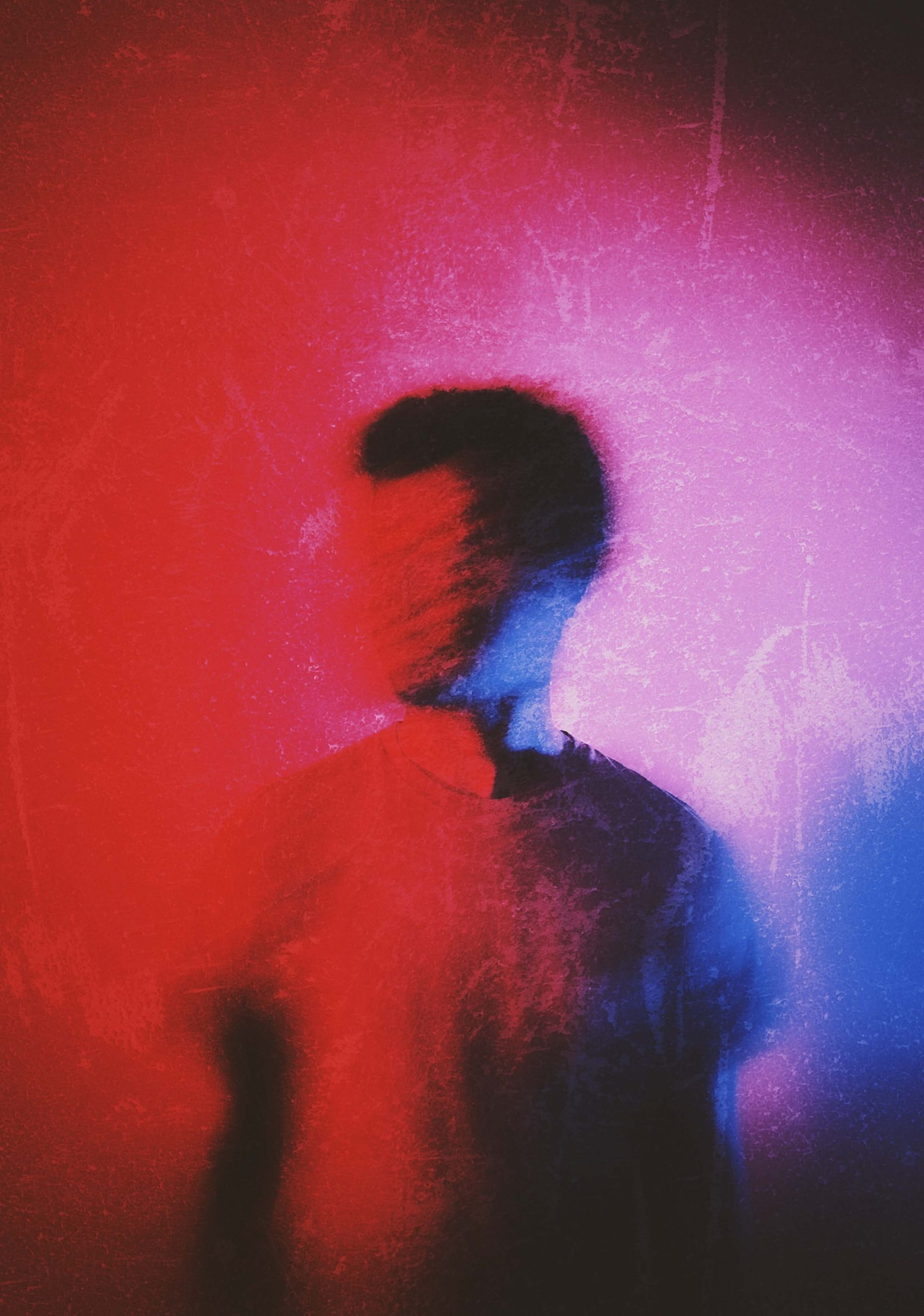 blurred-silhouette-man-looking-aside_most blurred-silhouette-man-looking-aside_most